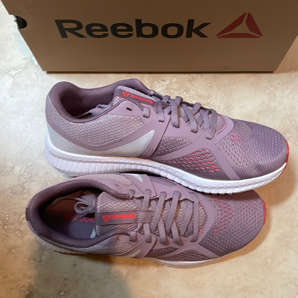 Reebok women’s cross training shoes purple lilac new